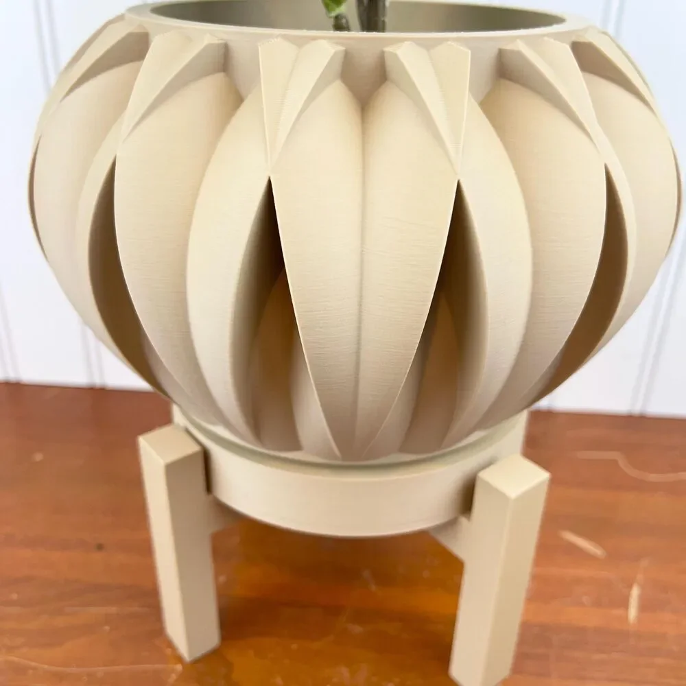 Halden Planter Pot, Indoor Planter w/ Drainage Hole and Drip Tray - Picture 2 of 8